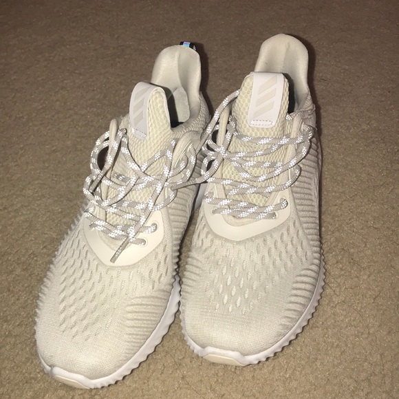 le adidas alphabounce em w le donne 75 poshmark le adidas alphabounce em w le donne 75 poshmark